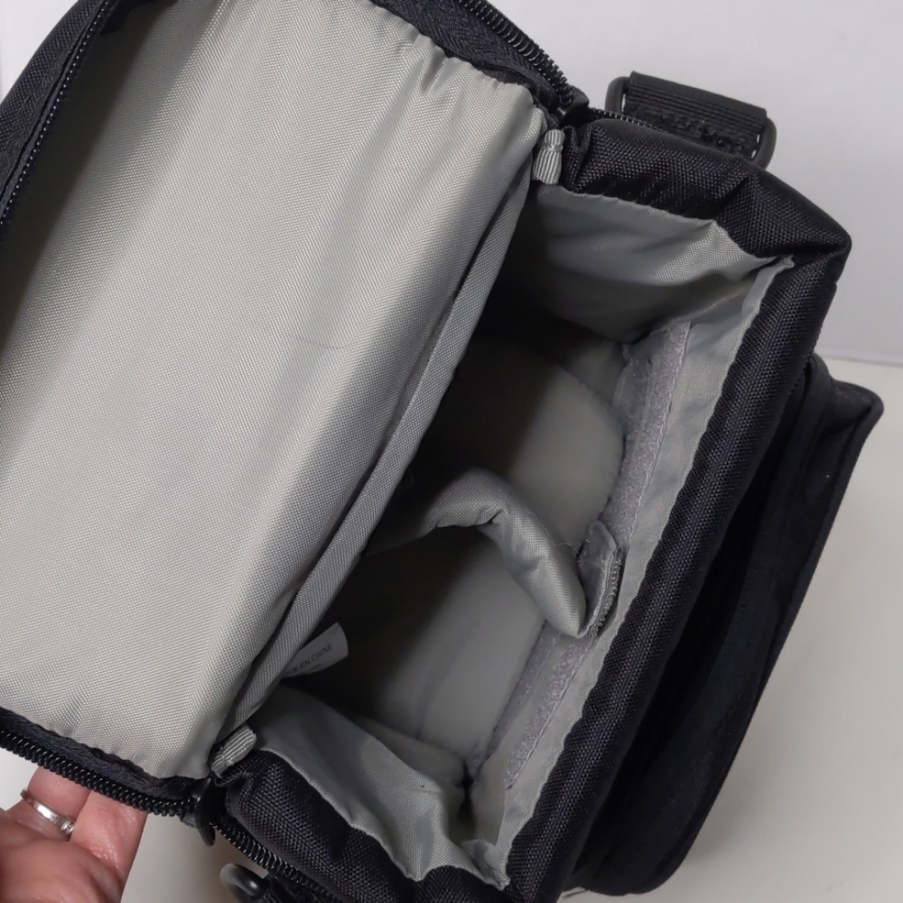 LowePro EX 140 Camera Bag EUC Black roomy clean sturdy protective - Picture 4 of 5